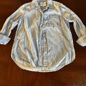 Lola River Light Blue Chambray Button Down Shirt Size Small